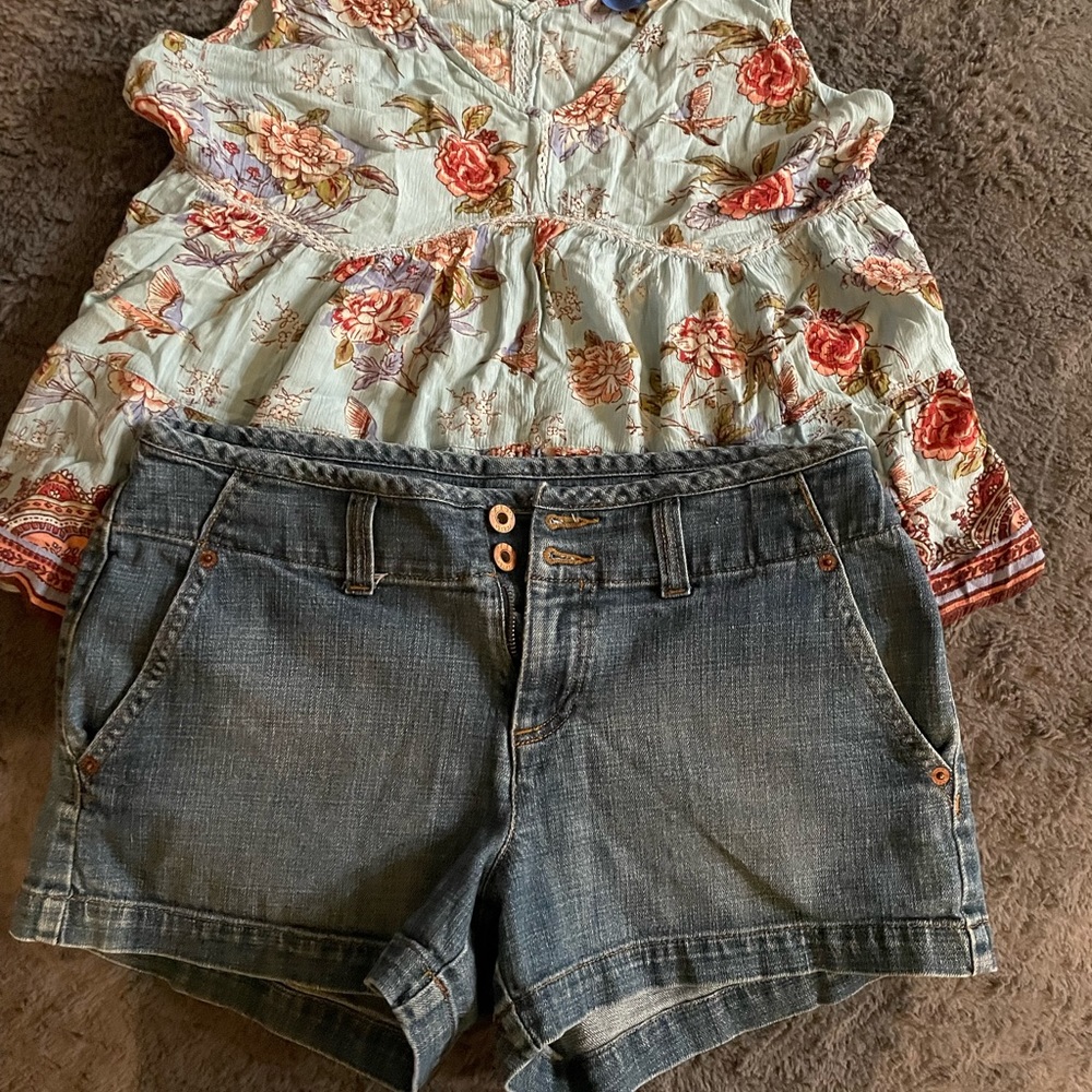 🌻Gap Jean shorts size 8🌻